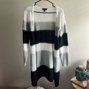 Fortune & Ivy Black and white stripped open cardigan - XL